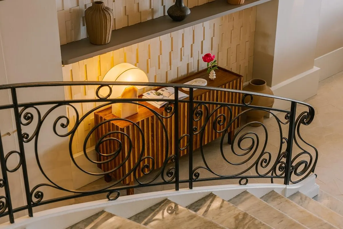 Hotel Colette Cannes Centre 4*,