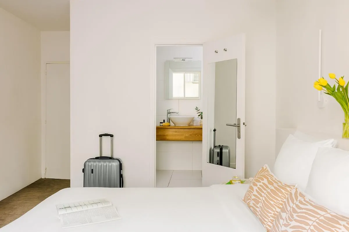 Hotel Colette Cannes Centre 4*,  France